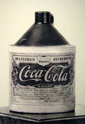 Ретро кана от кока-кола, която е използвана за медицински цели.  